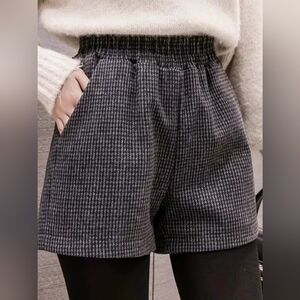 NWOT Women's Gray Houndstooth Wool Blend Shorts Size S